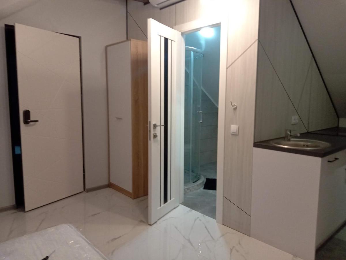 Pure Apartments Vip 5 Lviv Eksteriør bilde
